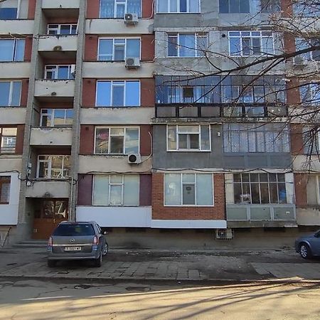 Уютен Апартамент В Търговище - 2 Спални И Кухня Εξωτερικό φωτογραφία