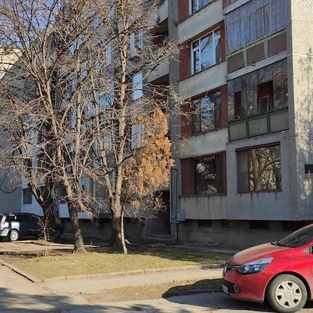 Уютен Апартамент В Търговище - 2 Спални И Кухня Εξωτερικό φωτογραφία